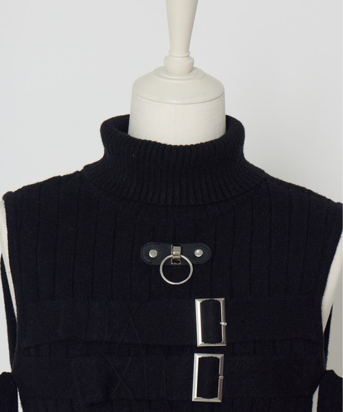 AVENCHUMU(アバンチュウム)の「Belt & zip arm warmers knit one-piece(ワンピース・レディース・ブラック/ホワイト・FREE)」の13枚目の写真
