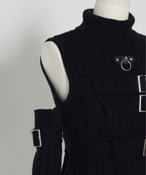 AVENCHUMU(アバンチュウム)の「Belt & zip arm warmers knit one-piece(ワンピース・レディース・ブラック/ホワイト・FREE)」の14枚目の写真
