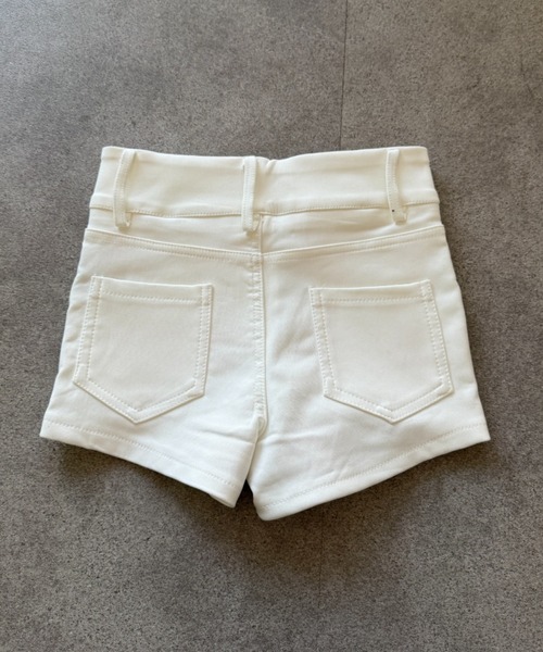 lilful(リルフル)の「スタイルアップ アイレット ダブルボタンデザイン ベーシックデニムショーパン(デニムパンツ・レディース・ホワイト/ブラック・S/M)」の15枚目の写真