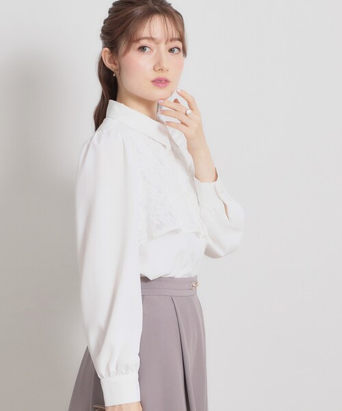 couture brooch(クチュールブローチ)の「総レース切り替えパール調ボタンブラウス(シャツ/ブラウス・レディース・ブラック/オフホワイト・40/38)」の5枚目の写真