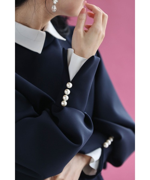 cawaii(カワイイ)の「日常に馴染むエレガント。パールポワン袖プルオーバートップス(Tシャツ/カットソー・レディース・アイボリー/ネイビー・S~M/L~LL)」の2枚目の写真