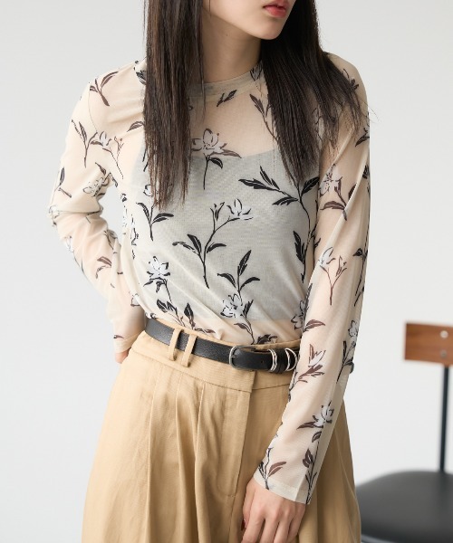 TRIANGLE PALETTE(トライアングルパレット)の「花柄シアープリントトップス/アソート柄(Tシャツ/カットソー・レディース・アイボリー/ブラック/ブラック系その他/ブラウン/オリーブ/ブラック系その他2/ホワイト系その他・FREE)」の2枚目の写真