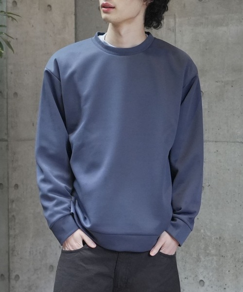 UNIIT(ユニット)の「【TIMBRE POSTE】【軽量・シワになりにくい】ふわ軽 エアーパフ クルーネックトレーナー 長袖 イージーケア ルームウェア 部屋着 ワンマイルウェア ユニセックス(スウェット・メンズ・スミクロ/ライトグレー/ネイビー・X-LARGE/LARGE/MEDIUM)」の3枚目の写真