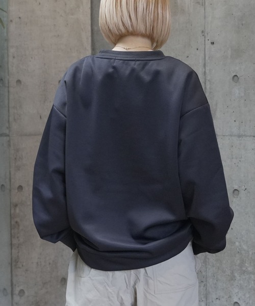 UNIIT(ユニット)の「【TIMBRE POSTE】【軽量・シワになりにくい】ふわ軽 エアーパフ クルーネックトレーナー 長袖 イージーケア ルームウェア 部屋着 ワンマイルウェア ユニセックス(スウェット・メンズ・スミクロ/ライトグレー/ネイビー・X-LARGE/LARGE/MEDIUM)」の9枚目の写真