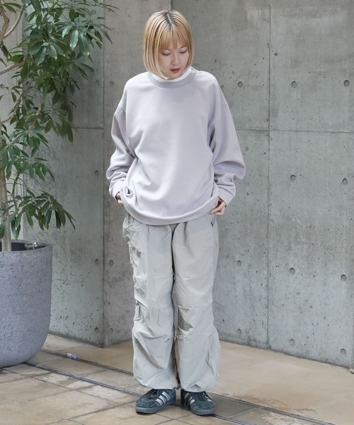 UNIIT(ユニット)の「【TIMBRE POSTE】【軽量・シワになりにくい】ふわ軽 エアーパフ クルーネックトレーナー 長袖 イージーケア ルームウェア 部屋着 ワンマイルウェア ユニセックス(スウェット・メンズ・スミクロ/ライトグレー/ネイビー・X-LARGE/LARGE/MEDIUM)」の11枚目の写真