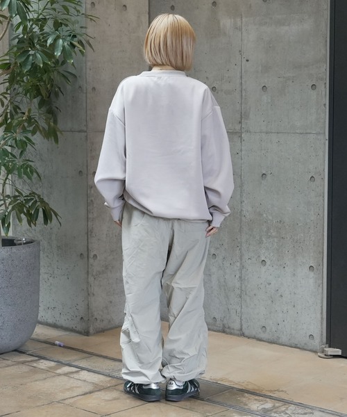 UNIIT(ユニット)の「【TIMBRE POSTE】【軽量・シワになりにくい】ふわ軽 エアーパフ クルーネックトレーナー 長袖 イージーケア ルームウェア 部屋着 ワンマイルウェア ユニセックス(スウェット・メンズ・スミクロ/ライトグレー/ネイビー・X-LARGE/LARGE/MEDIUM)」の14枚目の写真