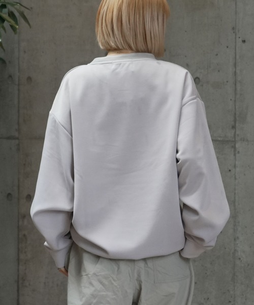 UNIIT(ユニット)の「【TIMBRE POSTE】【軽量・シワになりにくい】ふわ軽 エアーパフ クルーネックトレーナー 長袖 イージーケア ルームウェア 部屋着 ワンマイルウェア ユニセックス(スウェット・メンズ・スミクロ/ライトグレー/ネイビー・X-LARGE/LARGE/MEDIUM)」の15枚目の写真