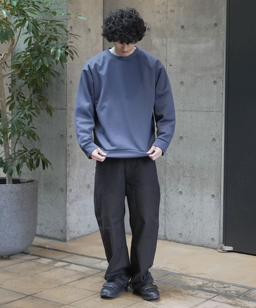 UNIIT(ユニット)の「【TIMBRE POSTE】【軽量・シワになりにくい】ふわ軽 エアーパフ クルーネックトレーナー 長袖 イージーケア ルームウェア 部屋着 ワンマイルウェア ユニセックス(スウェット・メンズ・スミクロ/ライトグレー/ネイビー・X-LARGE/LARGE/MEDIUM)」の17枚目の写真