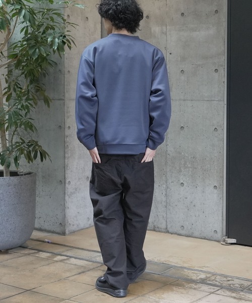 UNIIT(ユニット)の「【TIMBRE POSTE】【軽量・シワになりにくい】ふわ軽 エアーパフ クルーネックトレーナー 長袖 イージーケア ルームウェア 部屋着 ワンマイルウェア ユニセックス(スウェット・メンズ・スミクロ/ライトグレー/ネイビー・X-LARGE/LARGE/MEDIUM)」の18枚目の写真