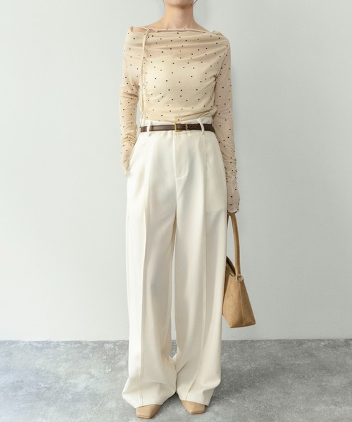 on:nue（オンニュ）の「【on:nue】[お気に入り登録数20,000突破！][着用動画あり！/ 大人ドットシリーズ オフショル登場！] シアードットオフショルカットソー /2026 SS COLLECTION（Tシャツ/カットソー・レディース・アイボリー/グレー・FREE）」の10枚目の写真