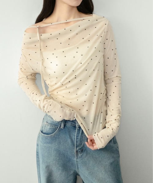 on:nue（オンニュ）の「【on:nue】[お気に入り登録数20,000突破！][着用動画あり！/ 大人ドットシリーズ オフショル登場！] シアードットオフショルカットソー /2026 SS COLLECTION（Tシャツ/カットソー・レディース・アイボリー/グレー・FREE）」の12枚目の写真