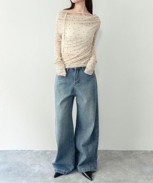 on:nue（オンニュ）の「【on:nue】[お気に入り登録数20,000突破！][着用動画あり！/ 大人ドットシリーズ オフショル登場！] シアードットオフショルカットソー /2026 SS COLLECTION（Tシャツ/カットソー・レディース・アイボリー/グレー・FREE）」の15枚目の写真