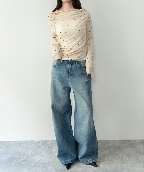 on:nue（オンニュ）の「【on:nue】[お気に入り登録数20,000突破！][着用動画あり！/ 大人ドットシリーズ オフショル登場！] シアードットオフショルカットソー /2026 SS COLLECTION（Tシャツ/カットソー・レディース・アイボリー/グレー・FREE）」の16枚目の写真