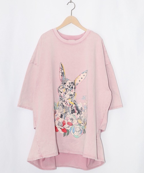 ScoLar(スカラー)の「161603:パッチワークウサギ柄ヴィンテージ風プルオーバー(Tシャツ/カットソー・レディース・ブラック/ピンク/ブルー・M)」の1枚目の写真