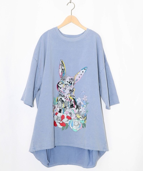 ScoLar(スカラー)の「161603:パッチワークウサギ柄ヴィンテージ風プルオーバー(Tシャツ/カットソー・レディース・ブラック/ピンク/ブルー・M)」の3枚目の写真