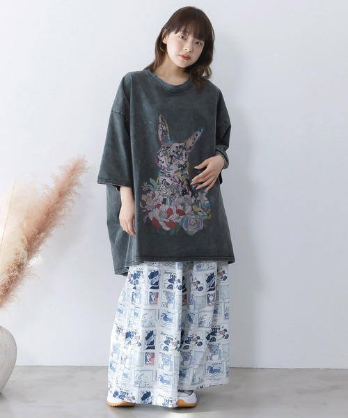 ScoLar(スカラー)の「161603:パッチワークウサギ柄ヴィンテージ風プルオーバー(Tシャツ/カットソー・レディース・ブラック/ピンク/ブルー・M)」の4枚目の写真