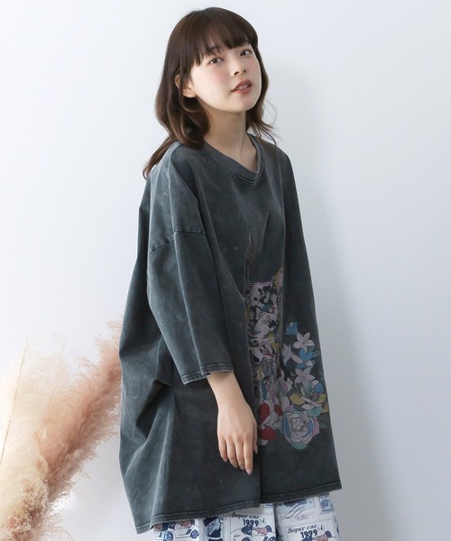 ScoLar(スカラー)の「161603:パッチワークウサギ柄ヴィンテージ風プルオーバー(Tシャツ/カットソー・レディース・ブラック/ピンク/ブルー・M)」の6枚目の写真