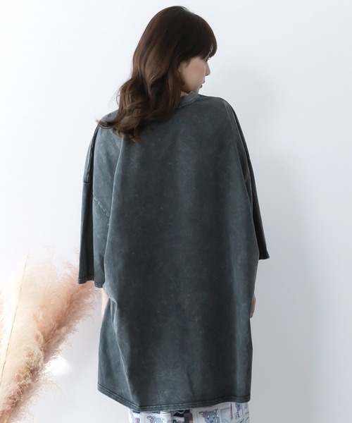 ScoLar(スカラー)の「161603:パッチワークウサギ柄ヴィンテージ風プルオーバー(Tシャツ/カットソー・レディース・ブラック/ピンク/ブルー・M)」の7枚目の写真