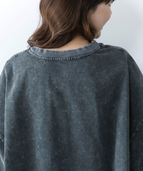 ScoLar(スカラー)の「161603:パッチワークウサギ柄ヴィンテージ風プルオーバー(Tシャツ/カットソー・レディース・ブラック/ピンク/ブルー・M)」の9枚目の写真