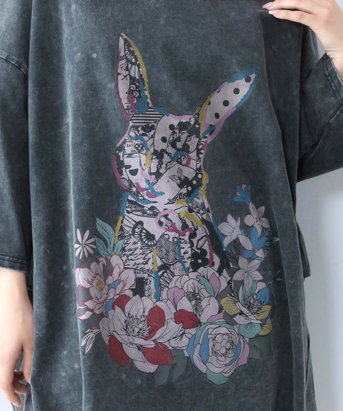 ScoLar(スカラー)の「161603:パッチワークウサギ柄ヴィンテージ風プルオーバー(Tシャツ/カットソー・レディース・ブラック/ピンク/ブルー・M)」の11枚目の写真