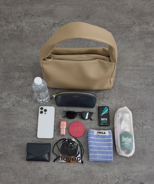 SALON adam et rope'（サロン アダム エ ロペ）の「【WEB限定】スプリットレザーHOBOバッグ（ハンドバッグ・レディース・ベージュ/ブラック・FREE）」の6枚目の写真