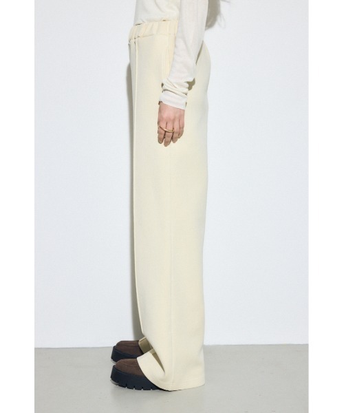 AZUL by moussy(アズールバイマウジー)の「【セットアップ対応】【身長/骨格別着用画像あり】ピグメントピンタックワイドパンツ スウェット リラックス 秋服 冬服 春服(スラックス・レディース・ライトブラック/アイボリー/カーキ・SMALL/MEDIUM)」の4枚目の写真
