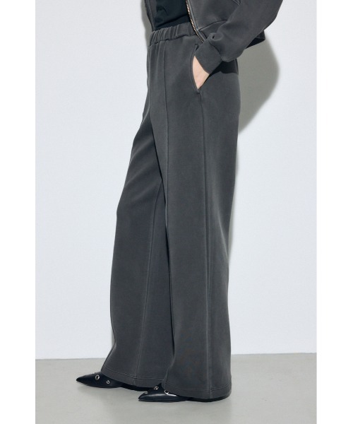 AZUL by moussy(アズールバイマウジー)の「【セットアップ対応】【身長/骨格別着用画像あり】ピグメントピンタックワイドパンツ スウェット リラックス 秋服 冬服 春服(スラックス・レディース・ライトブラック/アイボリー/カーキ・SMALL/MEDIUM)」の11枚目の写真