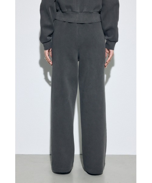 AZUL by moussy(アズールバイマウジー)の「【セットアップ対応】【身長/骨格別着用画像あり】ピグメントピンタックワイドパンツ スウェット リラックス 秋服 冬服 春服(スラックス・レディース・ライトブラック/アイボリー/カーキ・SMALL/MEDIUM)」の12枚目の写真