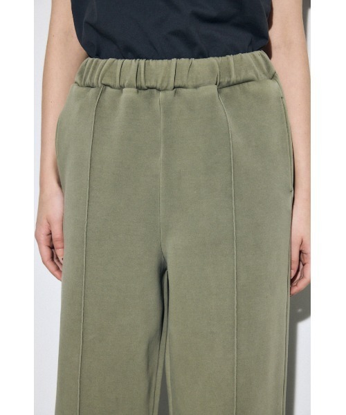 AZUL by moussy(アズールバイマウジー)の「【セットアップ対応】【身長/骨格別着用画像あり】ピグメントピンタックワイドパンツ スウェット リラックス 秋服 冬服 春服(スラックス・レディース・ライトブラック/アイボリー/カーキ・SMALL/MEDIUM)」の22枚目の写真