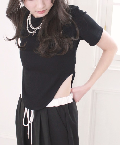 Reurie'(レウリィ)の「【original】ハーフスリーブボディスーツライクトップ / 半袖 Tシャツ シンプル カジュアル ベーシック ノームコア サイドカット リブ素材 春 夏(Tシャツ/カットソー・レディース・ピンク/ブラック/グレー・FREE)」の5枚目の写真