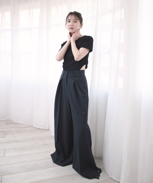 Reurie'(レウリィ)の「【original】ハーフスリーブボディスーツライクトップ / 半袖 Tシャツ シンプル カジュアル ベーシック ノームコア サイドカット リブ素材 春 夏(Tシャツ/カットソー・レディース・ピンク/ブラック/グレー・FREE)」の14枚目の写真