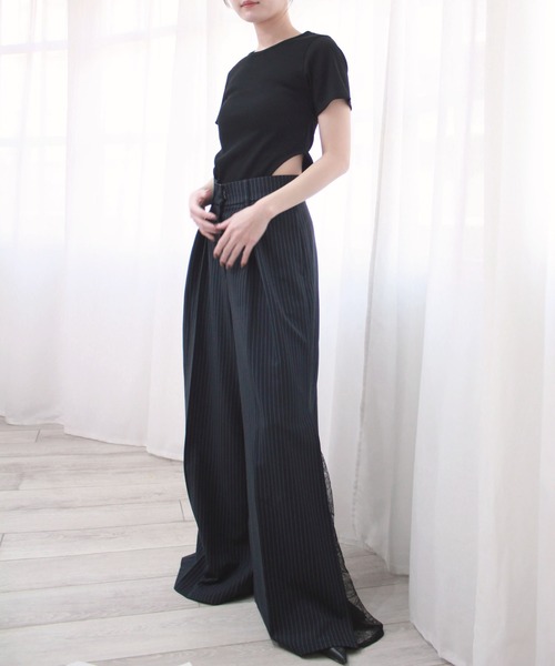 Reurie'(レウリィ)の「【original】ハーフスリーブボディスーツライクトップ / 半袖 Tシャツ シンプル カジュアル ベーシック ノームコア サイドカット リブ素材 春 夏(Tシャツ/カットソー・レディース・ピンク/ブラック/グレー・FREE)」の16枚目の写真