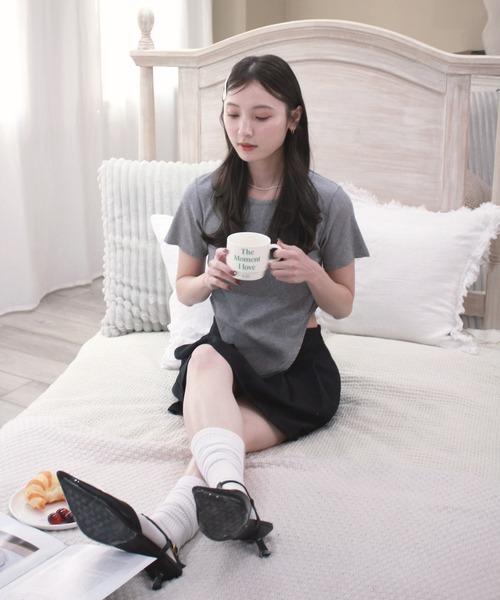 Reurie'(レウリィ)の「【original】ハーフスリーブボディスーツライクトップ / 半袖 Tシャツ シンプル カジュアル ベーシック ノームコア サイドカット リブ素材 春 夏(Tシャツ/カットソー・レディース・ピンク/ブラック/グレー・FREE)」の22枚目の写真
