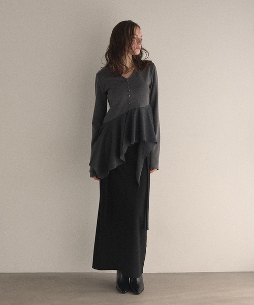 MIELI INVARIANT（ミエリインヴァリアント）の「Peplum Henry Tops（Tシャツ/カットソー・レディース・チャコールグレー/ブラック・FREE）」の6枚目の写真