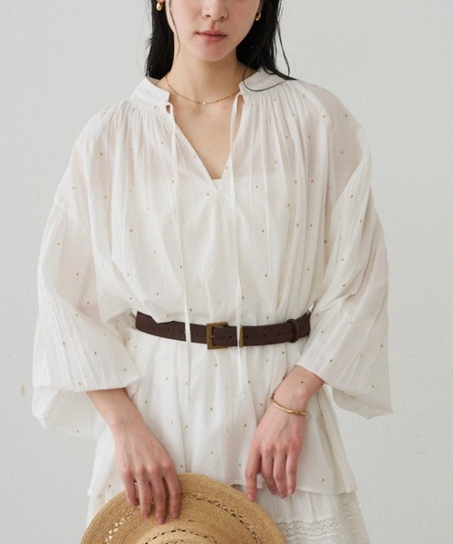 LOUNGEDRESS(ラウンジドレス)の「【INDIA】スキッパー刺繍ブラウス(シャツ/ブラウス・レディース・ブラック/レッド/オフホワイト・FREE)」の2枚目の写真