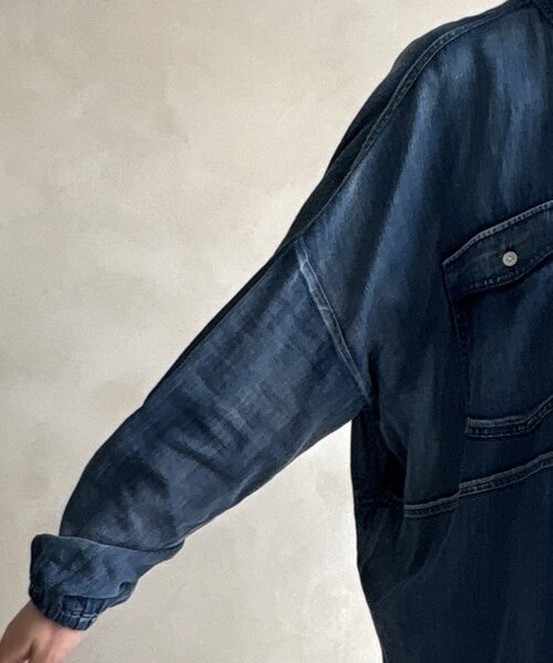 DouDou（ドゥドゥ）の「バックギャザーシアーデニムシャツ（シャツ/ブラウス・レディース・サックスブルー/ブルー・FREE）」の18枚目の写真