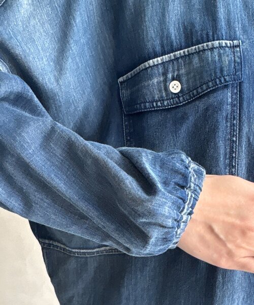 DouDou（ドゥドゥ）の「バックギャザーシアーデニムシャツ（シャツ/ブラウス・レディース・サックスブルー/ブルー・FREE）」の19枚目の写真