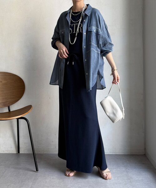 DouDou（ドゥドゥ）の「バックギャザーシアーデニムシャツ（シャツ/ブラウス・レディース・サックスブルー/ブルー・FREE）」の22枚目の写真