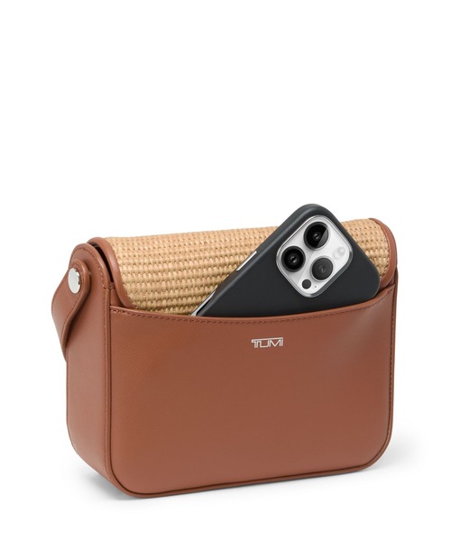 TUMI（トゥミ）の「OLAS サマー・スモール・ショルダー（ショルダーバッグ・レディース・ナチュラル・FREE）」の3枚目の写真