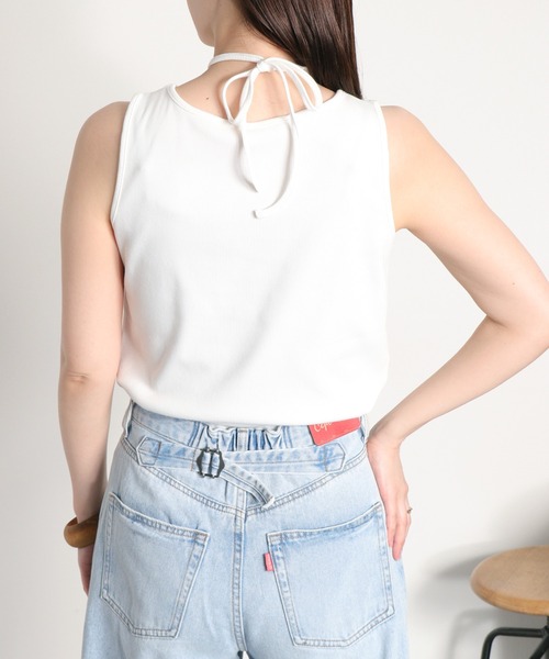 cepo(セポ)の「〈前後2way〉ホルターネックタンクトップ(タンクトップ・レディース・チャコール/ホワイト系その他/ブラック/オフホワイト・M)」の8枚目の写真