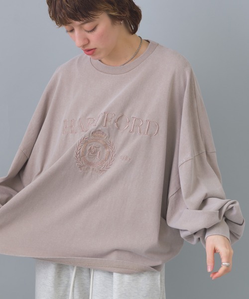 enhaut(アンオート)の「パウダー加工 天竺編み 袖ボリューム HART FORD 刺繍 Tシャツ ロンT(Tシャツ/カットソー・レディース・アイボリー/ライトベージュ/チャコールグレー/ネイビー・FREE)」の3枚目の写真