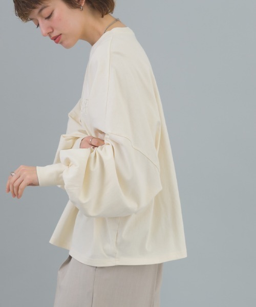 enhaut(アンオート)の「パウダー加工 天竺編み 袖ボリューム HART FORD 刺繍 Tシャツ ロンT(Tシャツ/カットソー・レディース・アイボリー/ライトベージュ/チャコールグレー/ネイビー・FREE)」の6枚目の写真