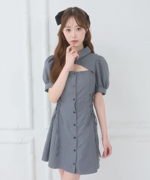 MAJESTIC LEGON(マジェスティックレゴン)の「デコルテオープンミニシャツワンピ(シャツワンピース・レディース・ブラック/ベージュ/グレー・MEDIUM)」の3枚目の写真