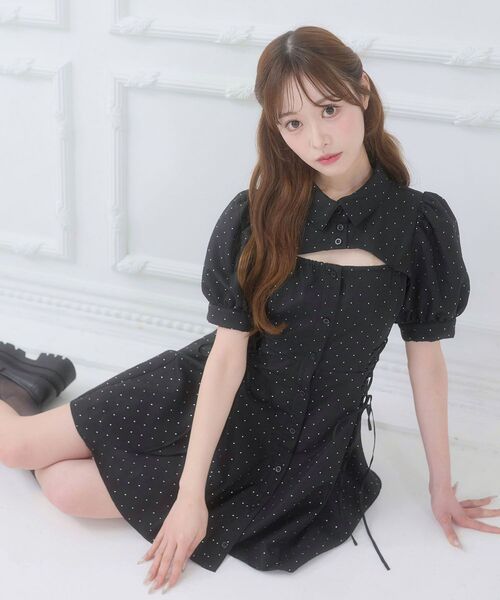 MAJESTIC LEGON(マジェスティックレゴン)の「デコルテオープンミニシャツワンピ(シャツワンピース・レディース・ブラック/ベージュ/グレー・MEDIUM)」の2枚目の写真