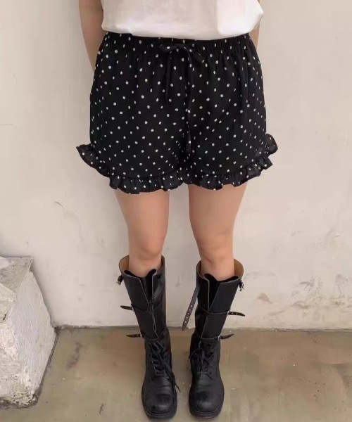 Teem Store(チームストア)の「ドット柄フリルショートパンツ(その他パンツ・レディース・ブラック/ホワイト・M/S)」の6枚目の写真