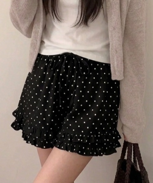 Teem Store(チームストア)の「ドット柄フリルショートパンツ(その他パンツ・レディース・ブラック/ホワイト・M/S)」の8枚目の写真