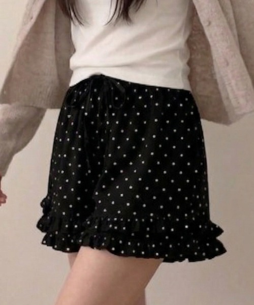 Teem Store(チームストア)の「ドット柄フリルショートパンツ(その他パンツ・レディース・ブラック/ホワイト・M/S)」の7枚目の写真