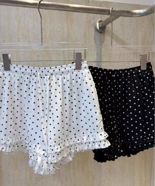 Teem Store(チームストア)の「ドット柄フリルショートパンツ(その他パンツ・レディース・ブラック/ホワイト・M/S)」の12枚目の写真