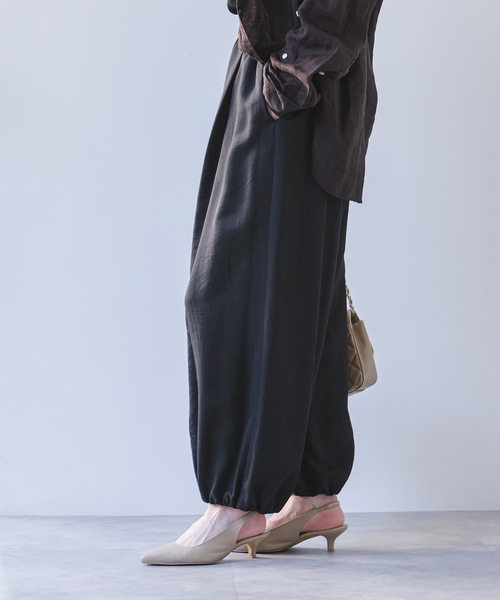 Noble（ノーブル）の「エアリーギャザーバレルパンツ（その他パンツ・レディース・ホワイト/ブラック・FREE）」の5枚目の写真