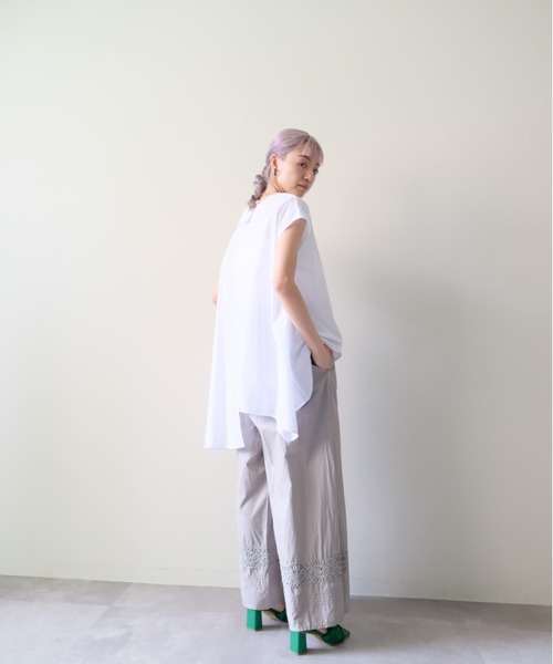 DOLLUPOOPS(ドールアップウップス)の「Asymmetric Sleeveless Blouse(アシンメトリーノースリーブブラウス)(シャツ/ブラウス・レディース・ブラウン/オフホワイト/ブルー/ブラック・FREE)」の12枚目の写真
